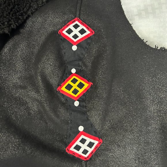 Upcycled Black Faux Suede/Sherpa Vest African Toghu Inspired XL - Picture 3 of 6